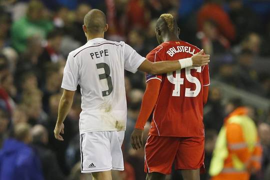 M. Balotelli poelgis supykdė „Liverpool“ trenerį