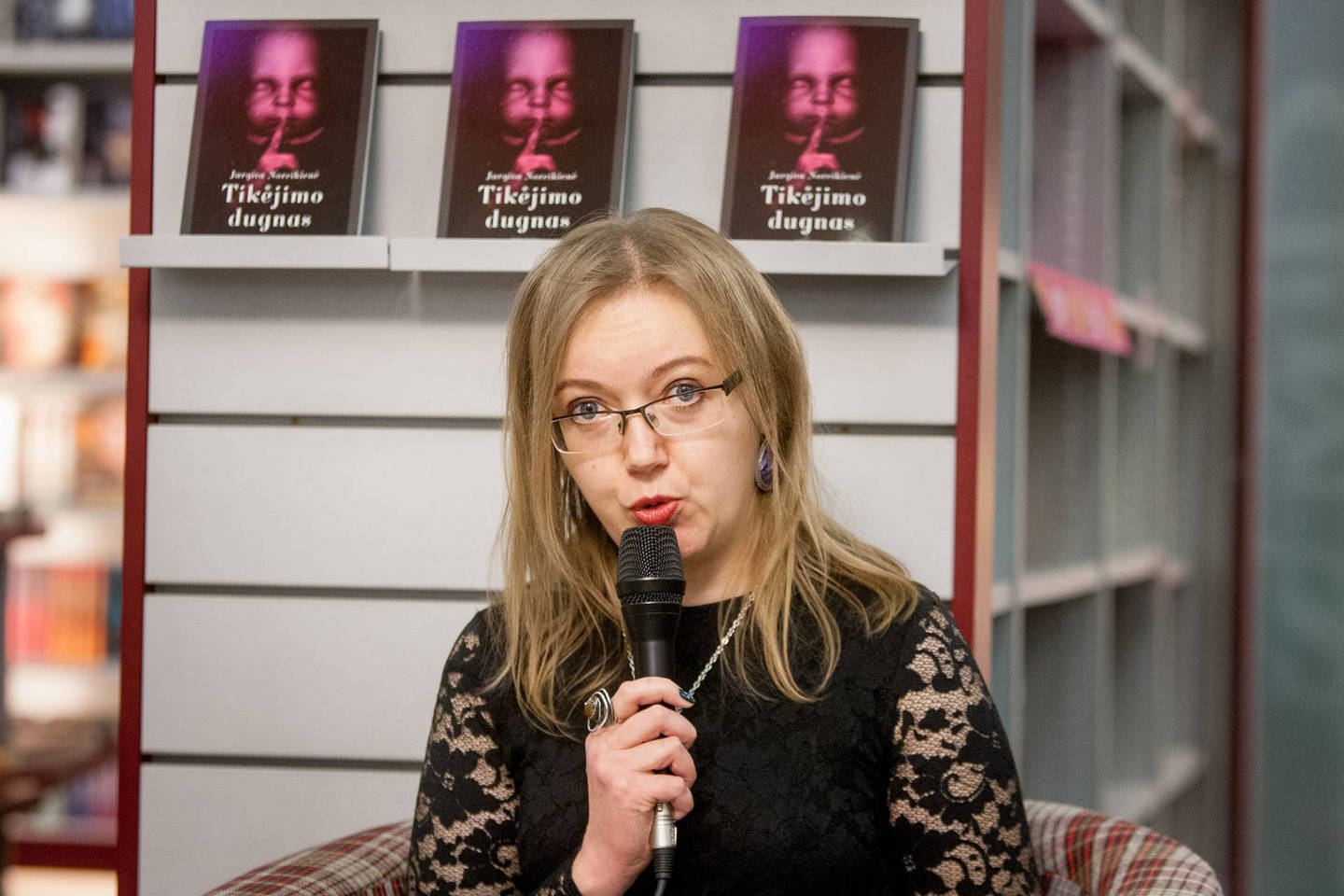 J.Noreikienė savo romaną „Tikėjimo dugnas“ pristatė „Pegaso“ knygyne Vilniuje.<br>D.Umbraso nuotr.
