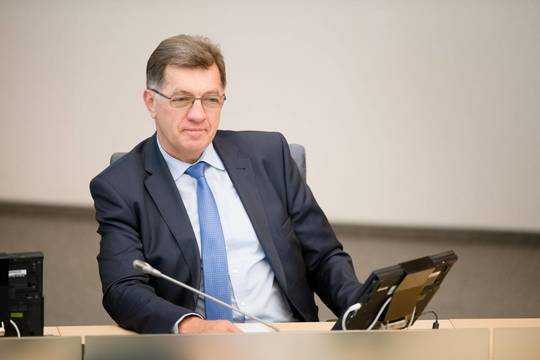 Kairieji mojuoja kumščiais net ir po muštynių