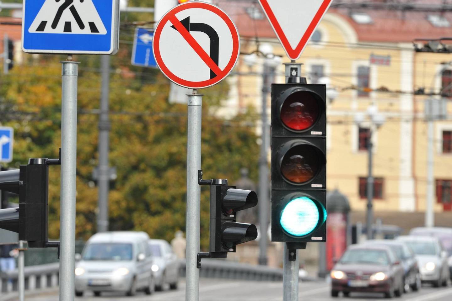 Po šešerių metų Lietuvos gatvėse turėtų nelikti nė vienos žalios rodyklės.