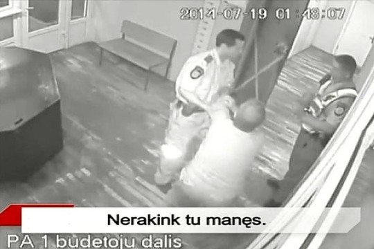 Policija paviešino, ką areštinėje išdarinėjo pensininkė