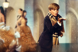 „Burberry“ reklaminės kampanijos veidas - Beckhamų sūnus Romeo