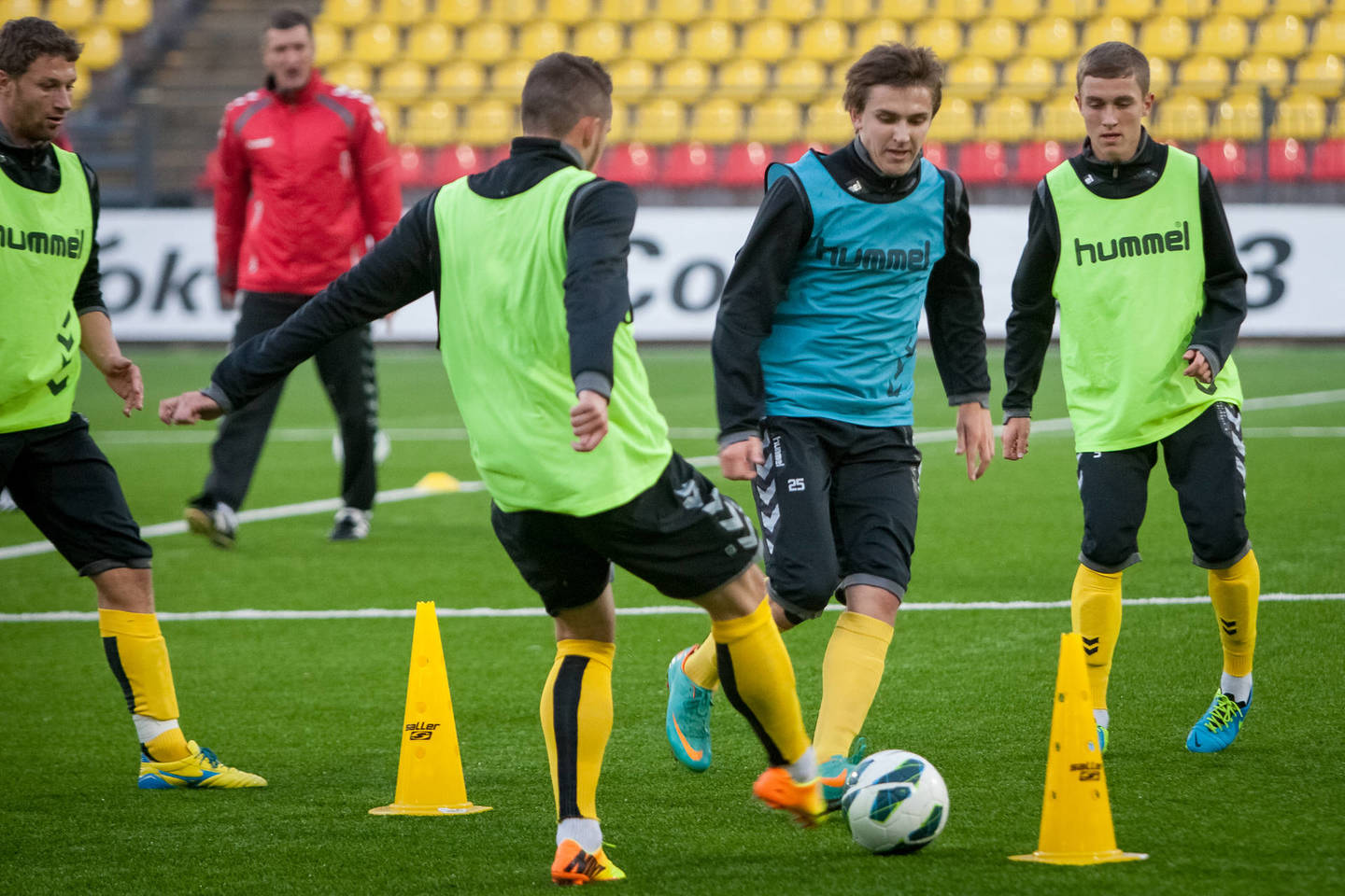 Lietuvos ir Ukrainos šalių futbolo federacijos sutarė dėl draugiškų rungtynių lapkričio 18-ąją.