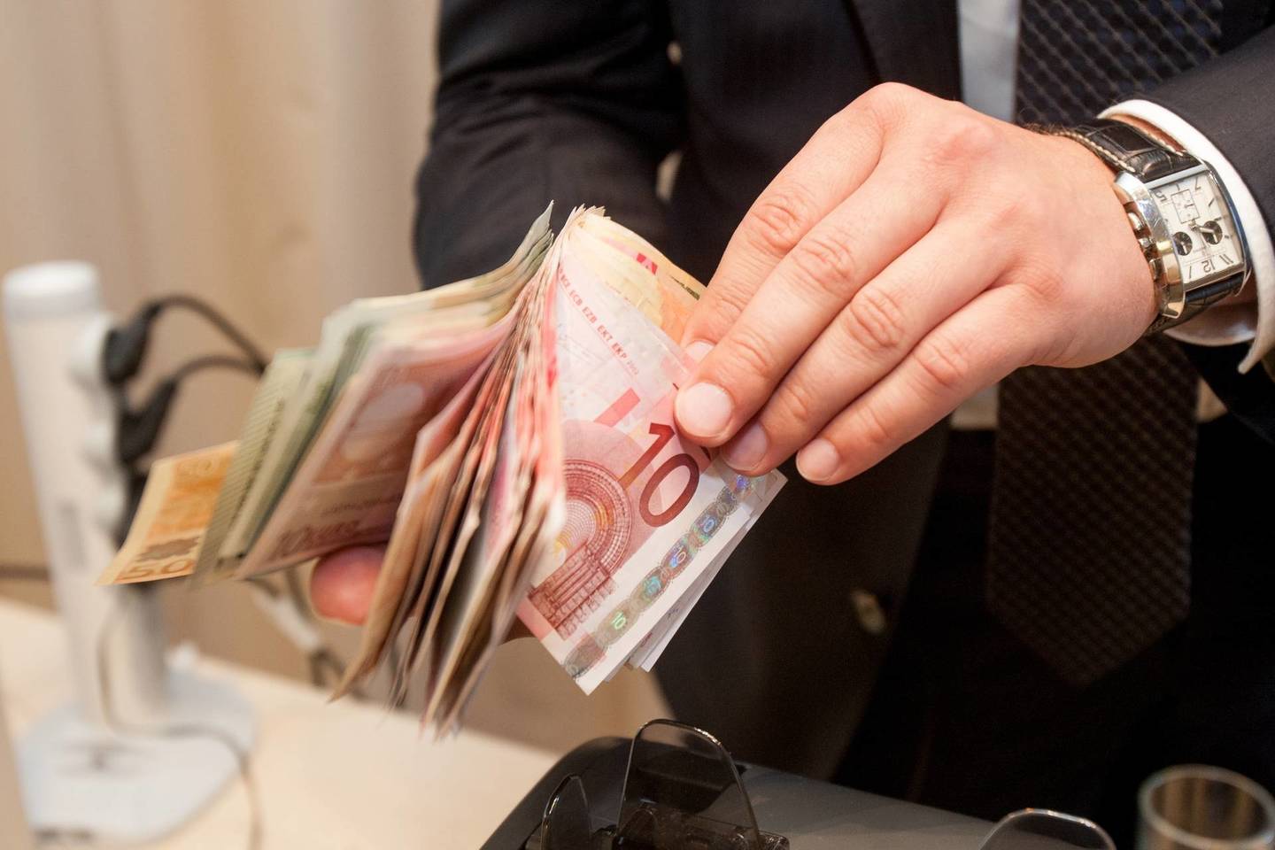 Daugumos euro zonos gyventojų gyvenimas kitąmet negerės.