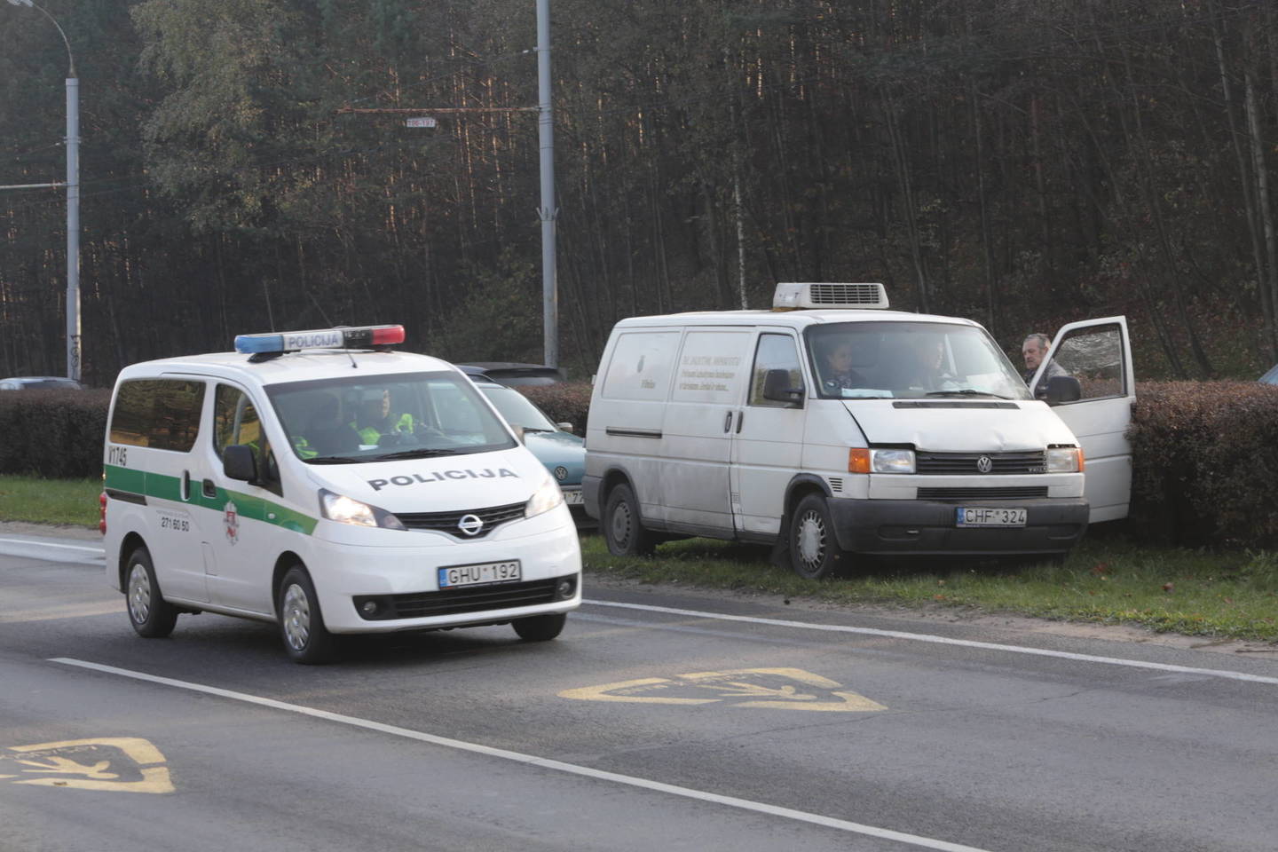 Po dviejų automobilių susidūrimo Vilniuje vienas vairuotojas pasijuto blogai.