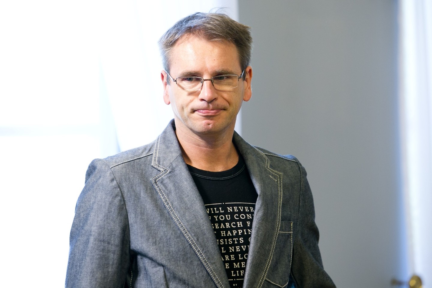 M.Mikutavičius N.Cave'u rimčiau susidomėjo apie devyniasdešimt septintuosius metus, kai įsigijo kompaktinę plokštelę „Murder Ballads“.