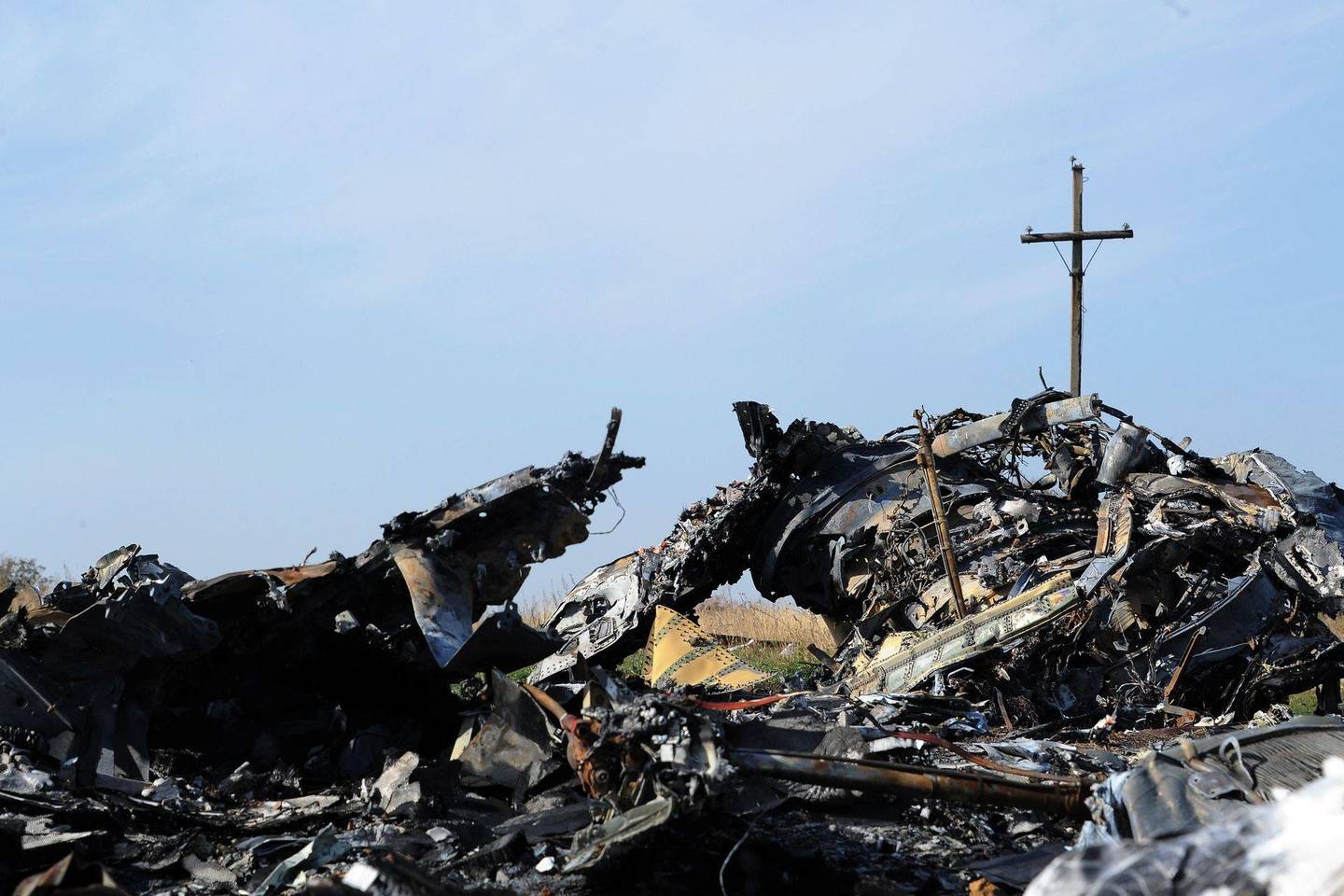Prorusiški maištininkai tebekontroliuoja vietovę, kur nukrito liepos 17 dieną numuštas bendrovės „Malaysia Airlines“ 17-ojo reiso lėktuvas.