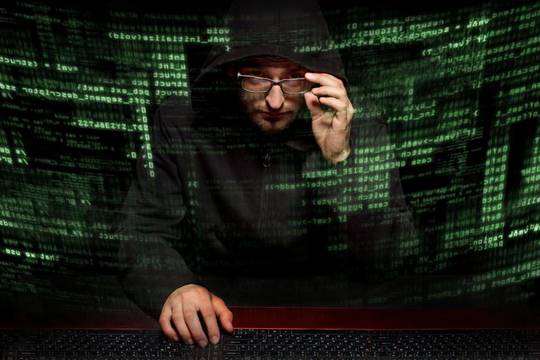 Internete vagiami ne tik pinigai, bet ir tapatybės