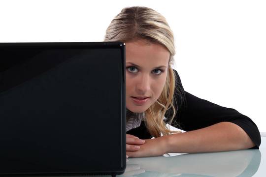 RRT teisinasi: „Internete nieko sekti neketiname!“