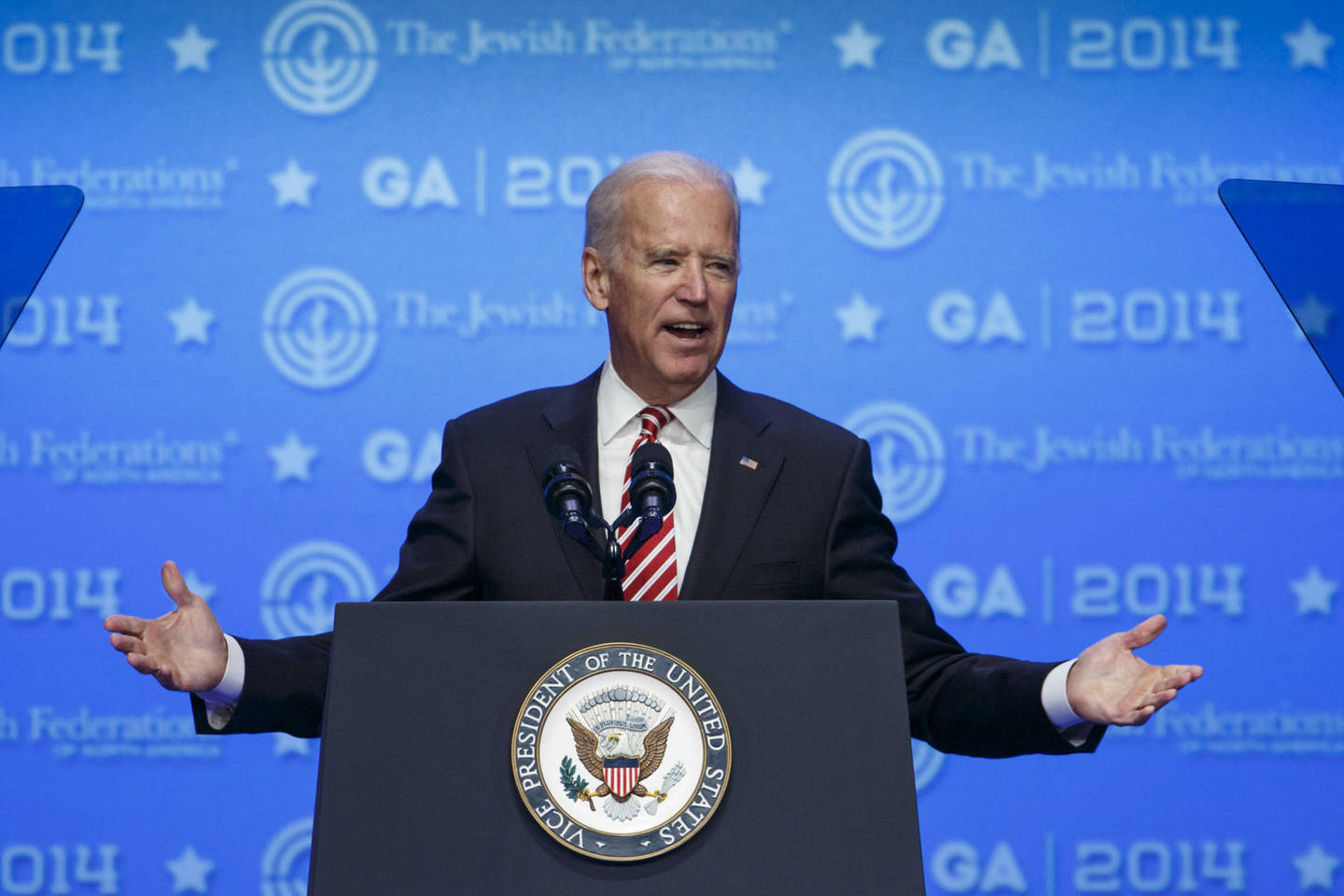 J.Bidenas kalbėjosi su Ukrainos prezidentu P.Porošenka.
