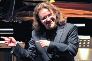 Pianistas G. Januševičius svarsto, ar nesukti lizdo Lietuvoje