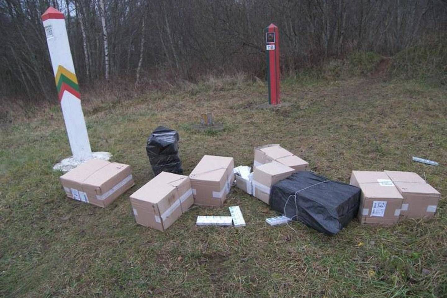Vilniaus rajone ir Kuršėnuose aptikti du baltarusiškų cigarečių kroviniai.