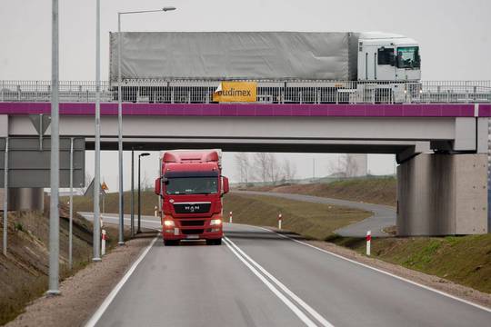 Ačiū kaimynams: Lenkiją kirsime pusvalandžiu greičiau