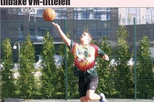 Šachmatų genijų kaukoliniais marškinėliais apvilko lietuvė