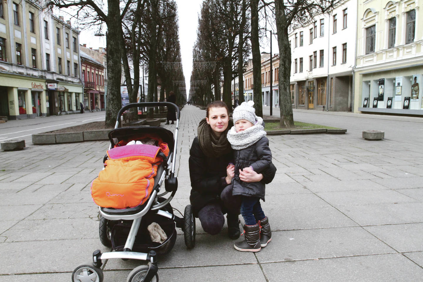 Kaunietė K.Dambrauskienė norėtų, kad po rekonstrukcijos su vežimėliu į parduotuves patekti būtų paprasčiau.