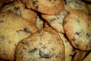 Sausainiai su šokolado gabaliukais tirpsta burnoje