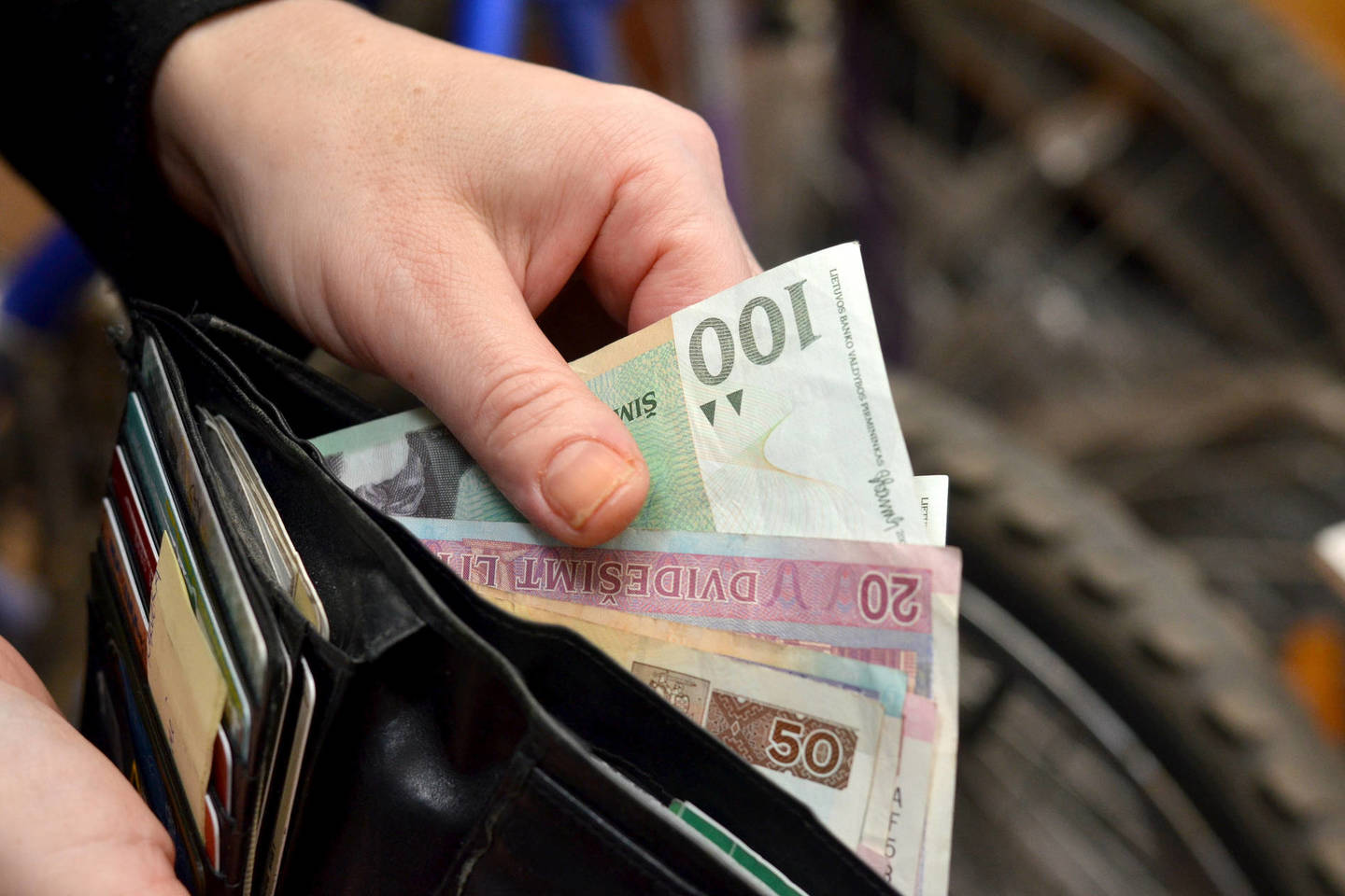 Praėjusią parą policija užregistravo mažiausiai du nesėkmingus bandymus papirkti policijos pareigūnus.
