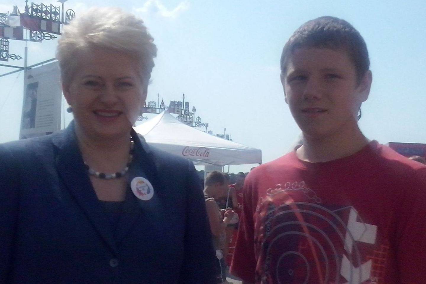Klaipėdietis paauglys nesudvejojo ir paprašė prezidentės kartu nusifotografuoti.