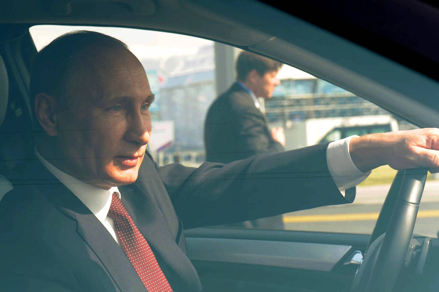 V.Putino automobilis kainuos tiek, kiek superautomobilių pilnas garažas.<br>AFP/Scanpix nuotr.
