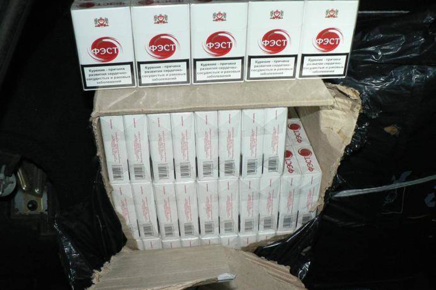 Kontrabandininkai neteko 6 tūkst. pakelių baltarusiškų cigarečių.