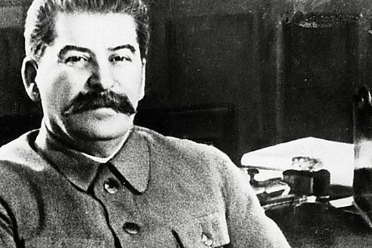 Žymiausias pasaulio hipnotizuotojas buvo J. Stalinui po kojomis