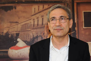 Nobelininkas O. Pamukas kritikuoja baimės atmosferą Turkijoje