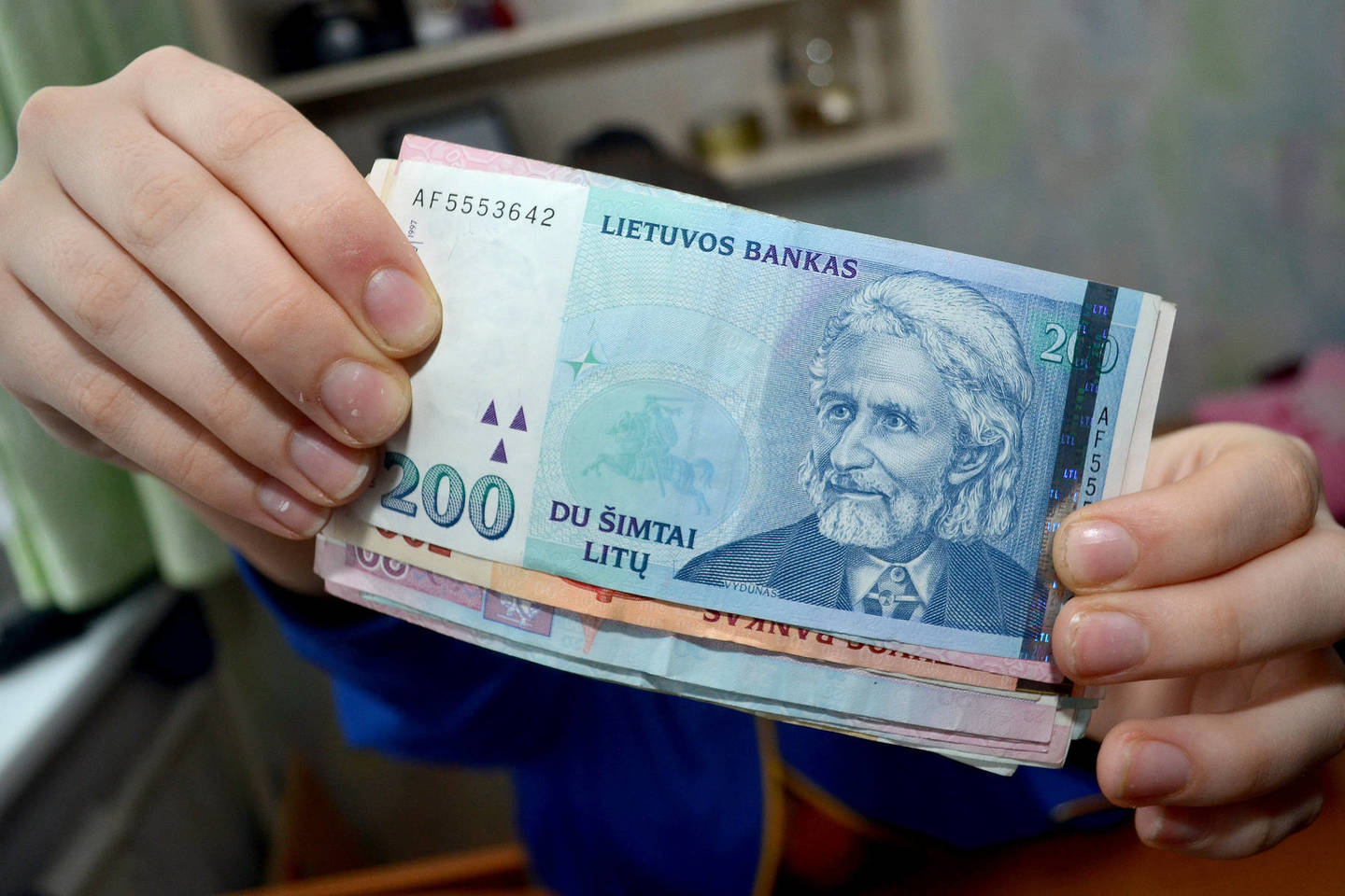 Vilnietė gydytoju prisistačiusiam sukčiui atidavė 1 tūkst. 100 litų.