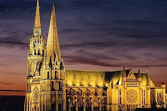 Vienas didingiausių statinių Europoje – Šartro katedra