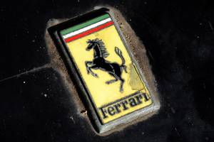 Aptiktas penkis dešimtmečius slėptas automobilių lobynas