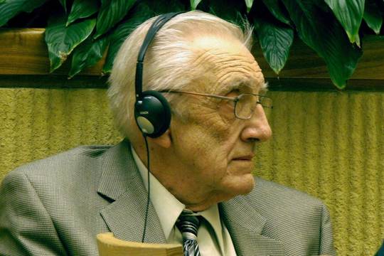 Istorikui A.E.Sennui dokumentas nebūtinai tikresnis už gyvą žodį