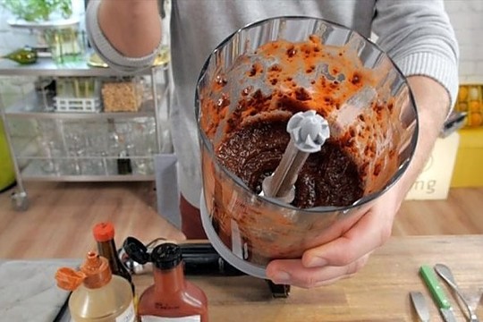 Vietoj kečupo – barbekiu padažas su slyvomis ar mandarinais