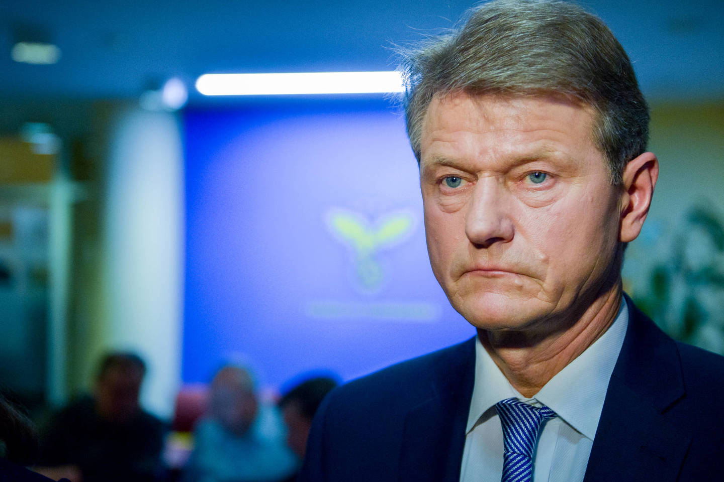 R.Paksas 2004 metų balandį per apkaltos procedūrą buvo pašalintas iš prezidento pareigų.
