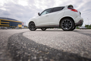 Automobilių gamintojai rusams: „Atleiskite, užsakymų nepriimame“