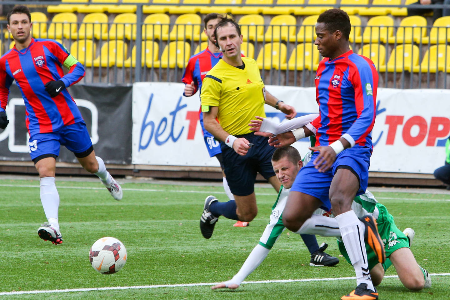 2014 metais Lietuvos futbole aidėjo ne vienas sukčiavimo atvejis.
