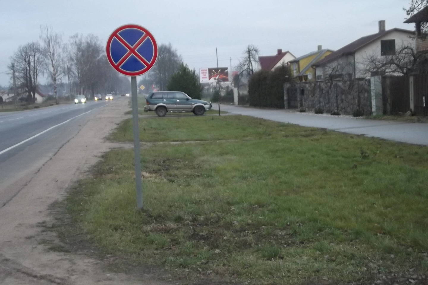 Vienuolika metų Dariaus ir Girėno gatvėje gyvenantis tauragiškis už įvažiavime į namus paliktą automobilį nubaustas pirmą kartą.