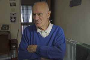 Smegenų išdaiga: vyras savo žmonos galvą palaikė skrybėle