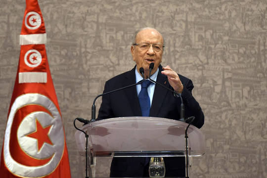 Tuniso prezidentu prisaikdintas 88 metų Essebsi