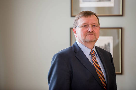 Teisingumo ministras nustatė įkainių „lubas“ notarams