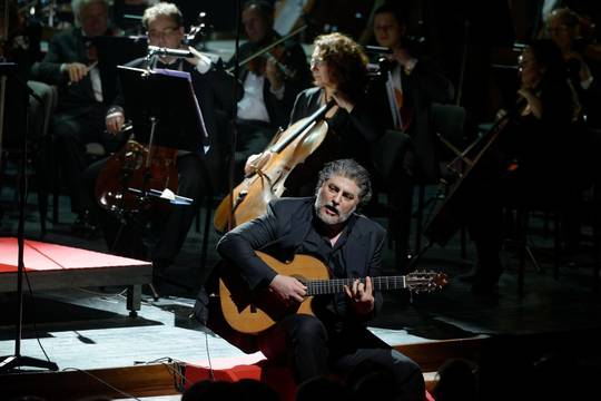Postmodernus Naujųjų vakarėlis Operoje su Jose Cura
