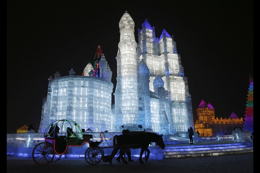 Ledo ir sniego festivalis Kinijos Harbino mieste.<br>Reuters/Scanpix nuotr.