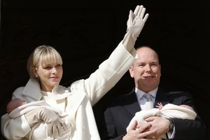 Monakas pirmą kartą išvydo karališkuosius dvynukus