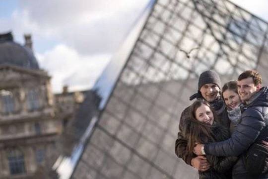 Paryžiaus Luvras – lankomiausias muziejus pasaulyje