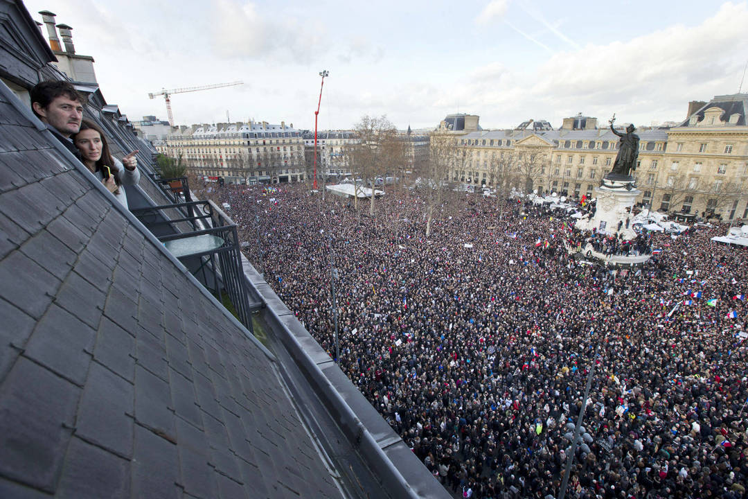 Paryžiuje į solidarumo demonstraciją išėjo 1,5 mln. žmonių.<br>AP nuotr.