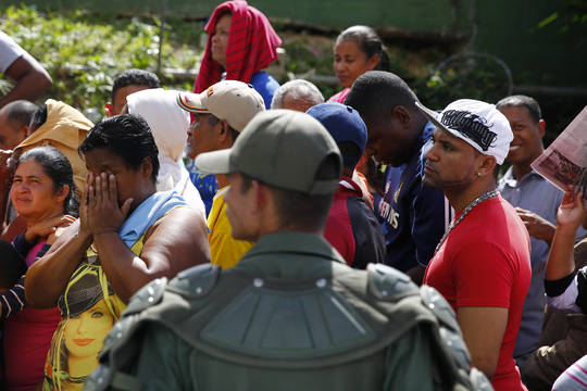 Prie maisto produktų ir vaistų – sovietinių laikų eilės