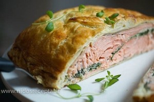 Nesudėtinga, bet įspūdinga: lašišos pyragas pagal N. Degutienės receptą