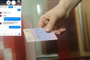Vairuotojo pažymėjimų pardavėjas iškeikė jį demaskavusį vyrą