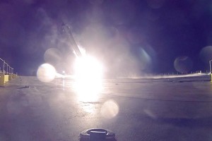 Parodė, kaip sudužo raketa, kurią norėjo nutupdyti