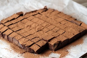 Pirmosios šokolado ponios triufeliai tiesiog tirpsta burnoje