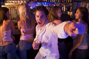 Neįtikėtina, kokią bjaurastį vyras pakišo naktinio baro vagilėms