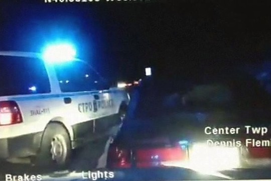 Surakinta antrankiais amerikietė pavogė policijos automobilį